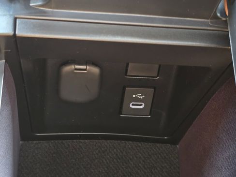 New 2025 Toyota Crown Signia image 12