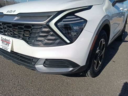 Used 2024 Kia Sportage LX image 9