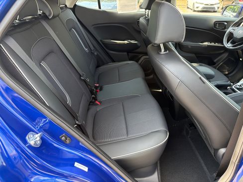Certified 2025 Hyundai Venue Limited FWD image 16