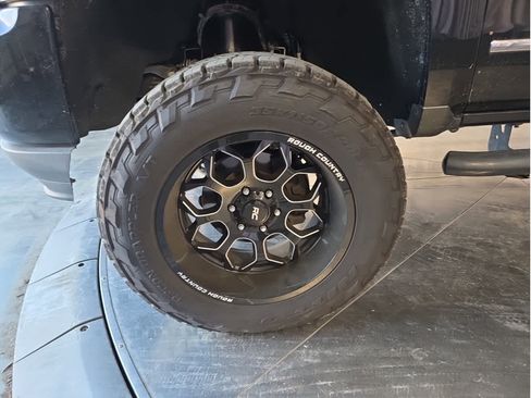 Used 2017 Chevrolet Silverado 1500 LTZ Z71 w/ LTZ Plus Package image 4