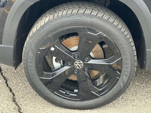 New 2026 Volkswagen Taos SE AWD/4WD image 7