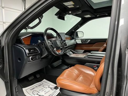 Used 2018 Lincoln Navigator L Reserve AWD/4WD image 20