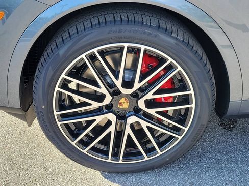 New 2026 Porsche Cayenne S AWD/4WD image 12