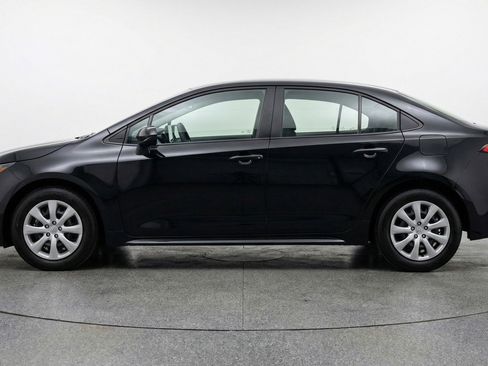 Used 2025 Toyota Corolla LE FWD image 5