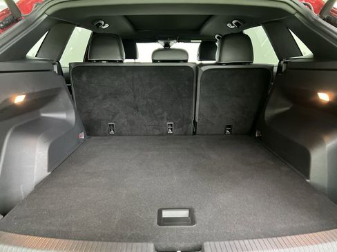 Used 2020 Volkswagen Atlas Cross Sport SEL image 28