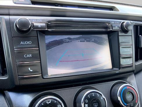 Used 2015 Toyota RAV4 LE FWD image 27