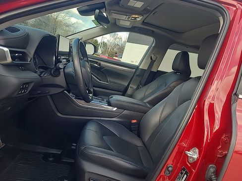Used 2020 Toyota Highlander Limited image 10