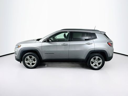 Used 2023 Jeep Compass Latitude w/ Sun and Sound Group AWD/4WD image 4