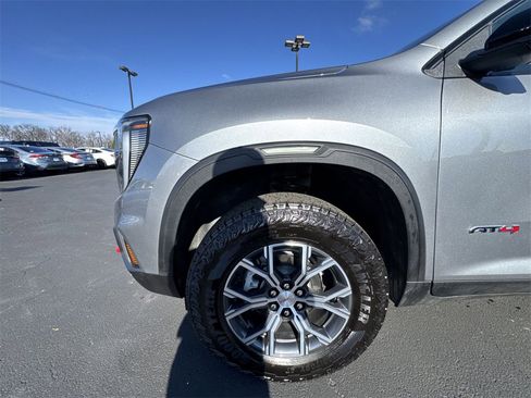 Used 2025 GMC Acadia AT4 image 10