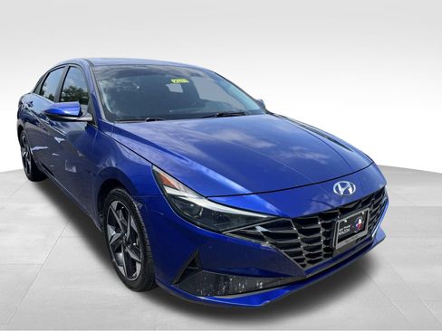 Used 2021 Hyundai Elantra Limited w/ Cargo Package FWD image 3