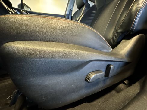 Used 2019 Subaru Crosstrek 2.0i Limited w/ Moonroof Package w/Navigation image 12