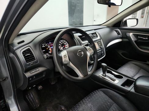 Used 2018 Nissan Altima 2.5 S w/ S Convenience Package FWD image 13