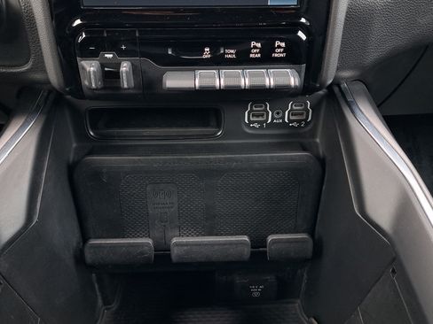 Used 2022 RAM 1500 Laramie w/ Night Edition AWD/4WD image 21