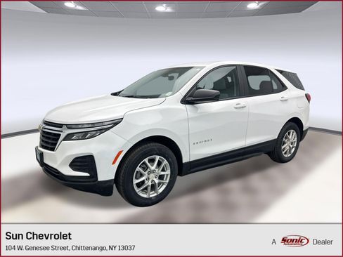 Certified 2023 Chevrolet Equinox LS w/ LS Convenience Package AWD/4WD image 1