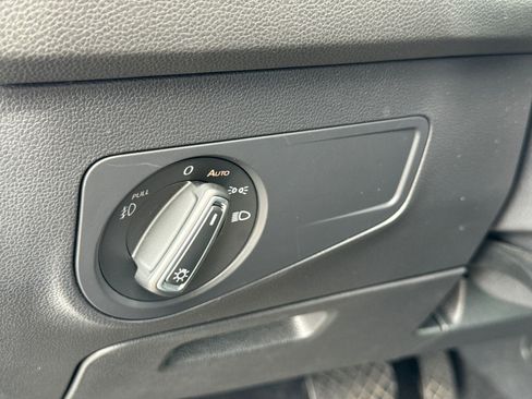 Used 2021 Volkswagen Tiguan SEL image 17
