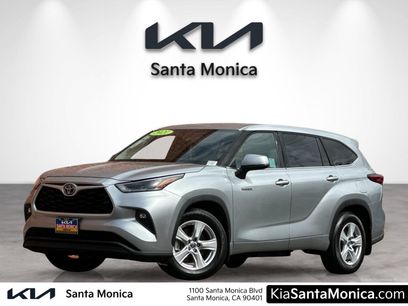 Used 2021 Toyota Highlander LE