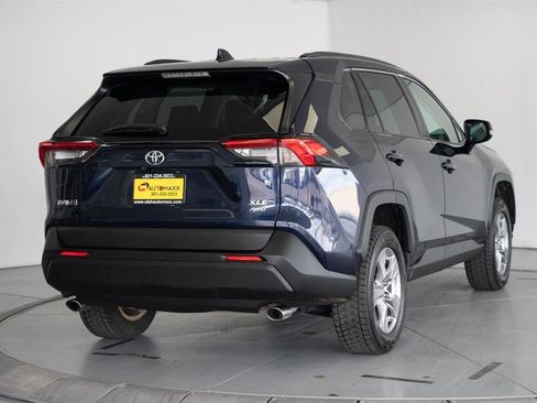 Used 2024 Toyota RAV4 XLE AWD/4WD image 7