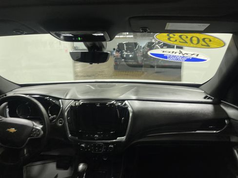 Used 2023 Chevrolet Traverse High Country image 23