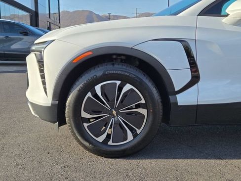 Used 2024 Chevrolet Blazer EV LT AWD/4WD image 9