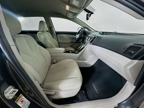 Used 2010 Toyota Venza image 28