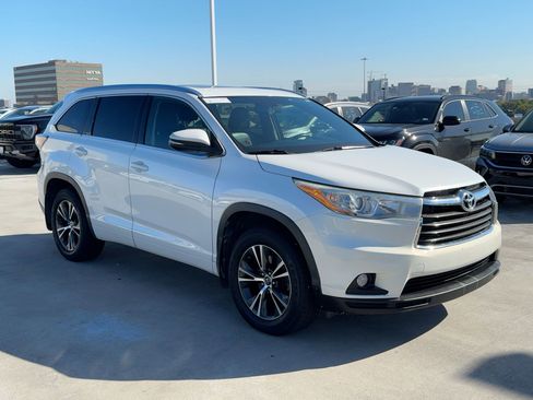 Used 2016 Toyota Highlander XLE image 7