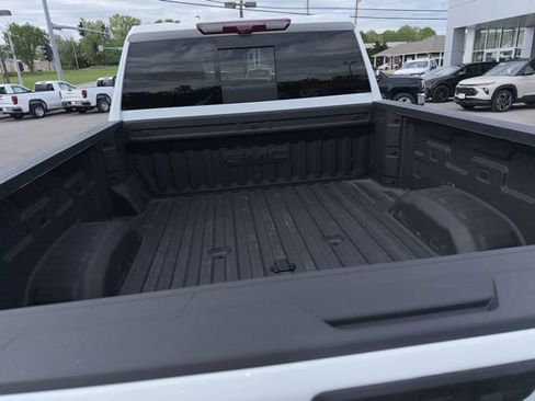 Used 2025 GMC Sierra 2500 AT4 w/ AT4 Premium Plus Package AWD/4WD image 31