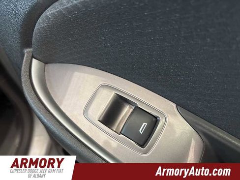 Used 2024 Chevrolet Malibu LT image 31