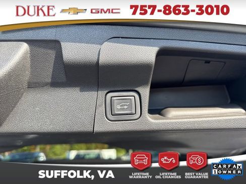 Used 2023 GMC Acadia SLT image 17