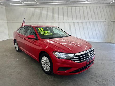 Used 2019 Volkswagen Jetta SE image 3