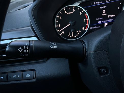 Used 2025 Nissan Altima 2.5 SV image 34