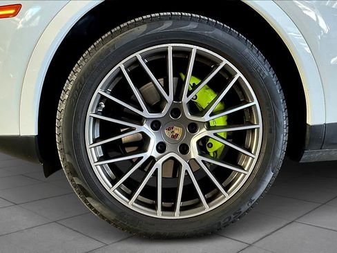 Used 2022 Porsche Cayenne E-Hybrid AWD/4WD image 33