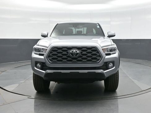 Certified 2020 Toyota Tacoma TRD Off-Road image 2