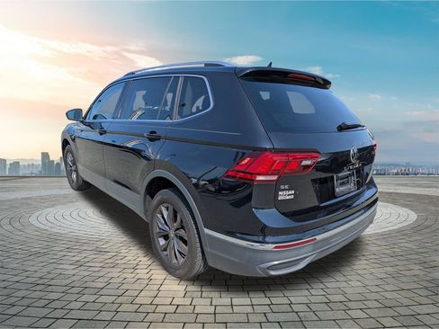 Used 2022 Volkswagen Tiguan SE w/ Panoramic Sunroof Package AWD/4WD image 7