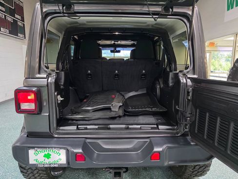 Used 2019 Jeep Wrangler Unlimited Sahara w/ Uconnect 4C Nav & Sound Group AWD/4WD image 20