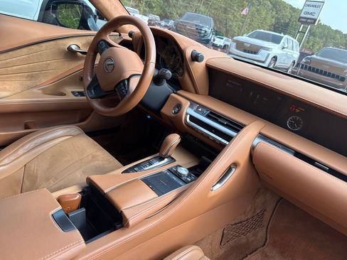 Used 2018 Lexus LC 500 Coupe w/ Performance Package RWD image 10