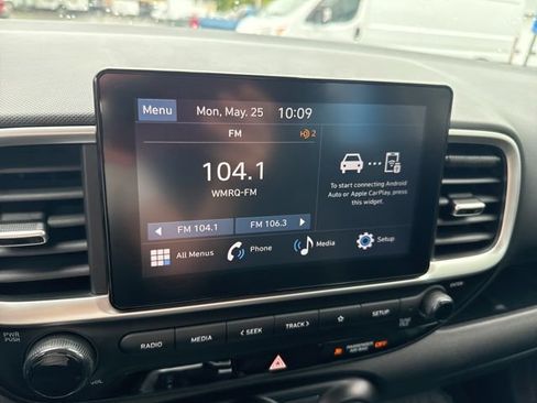 Used 2024 Hyundai Venue SEL FWD image 26