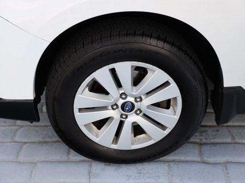 Used 2018 Subaru Outback 2.5i Premium image 40