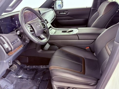 Used 2025 Nissan Armada SL w/ Captain's Chari Seat Package AWD/4WD image 16