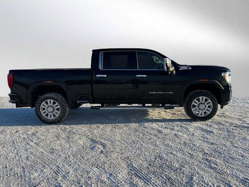 Used 2022 GMC Sierra 2500 Denali image 2