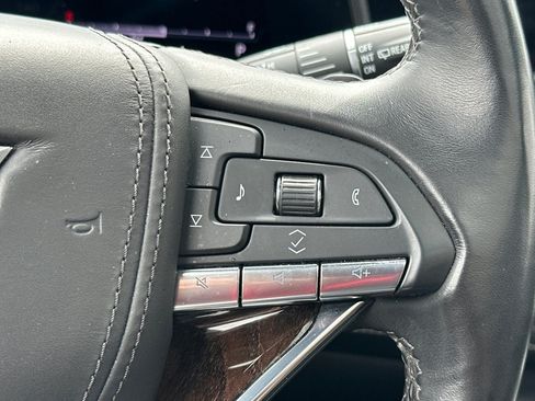Used 2023 Cadillac Escalade Premium Luxury Platinum AWD/4WD image 32