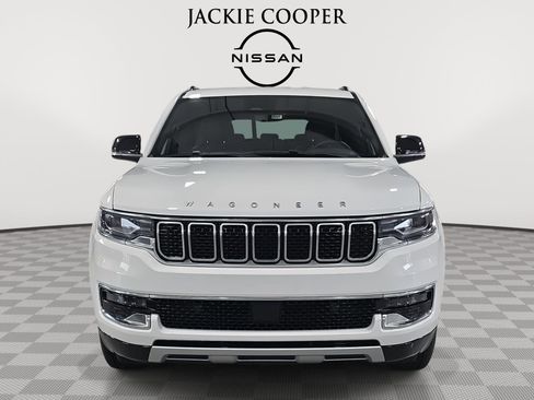 Used 2024 Jeep Wagoneer L Series II image 2