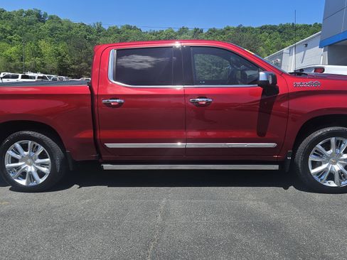 Used 2024 Chevrolet Silverado 1500 High Country w/ High Country Premium Package AWD/4WD image 5