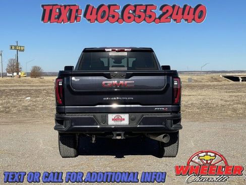 Used 2025 GMC Sierra 2500 AT4 w/ AT4 Premium Plus Package image 5