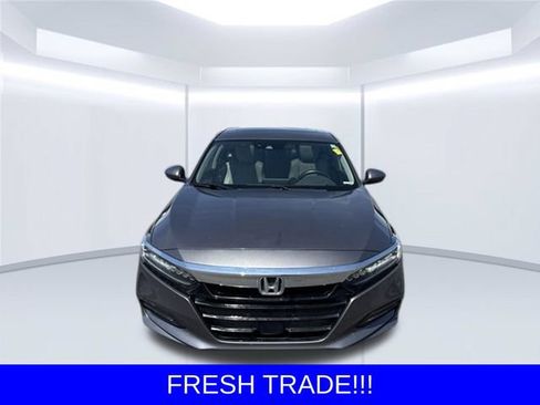 Used 2018 Honda Accord Touring image 2