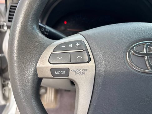 Used 2011 Toyota Camry LE FWD image 18