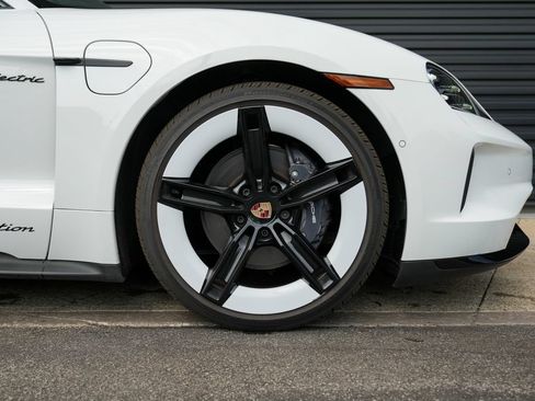 Certified 2026 Porsche Taycan AWD/4WD image 38