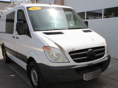 Used 2013 Mercedes-Benz Sprinter 2500 image 4