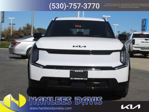 New 2026 Kia EV9 Land w/ Nightfall Edition Package image 4