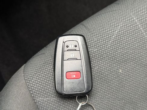 Used 2025 Toyota RAV4 XLE image 18