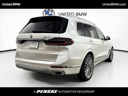 Used 2025 BMW X7 xDrive40i w/ Parking Assistance Package AWD/4WD image 5